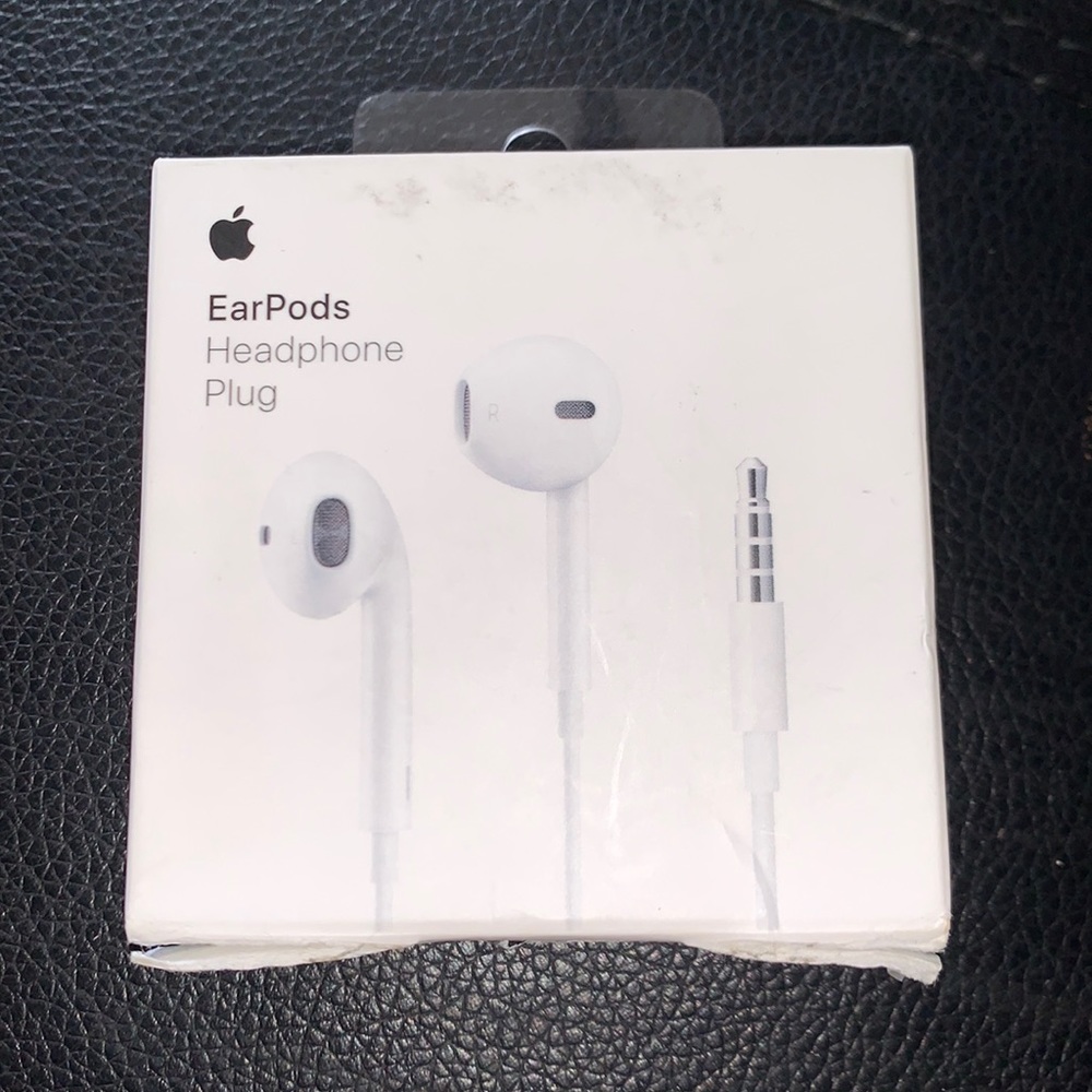 Apple OEM EarPods A1472 3.5mm w/ Remote In Ear Canal Headset Headphones